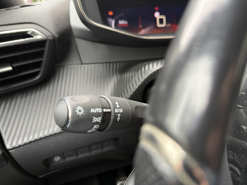 Peugeot 2008 1.2 PureTech GT-line LEER / VIRTUAL.COCKPIT / KEYL — photo 37