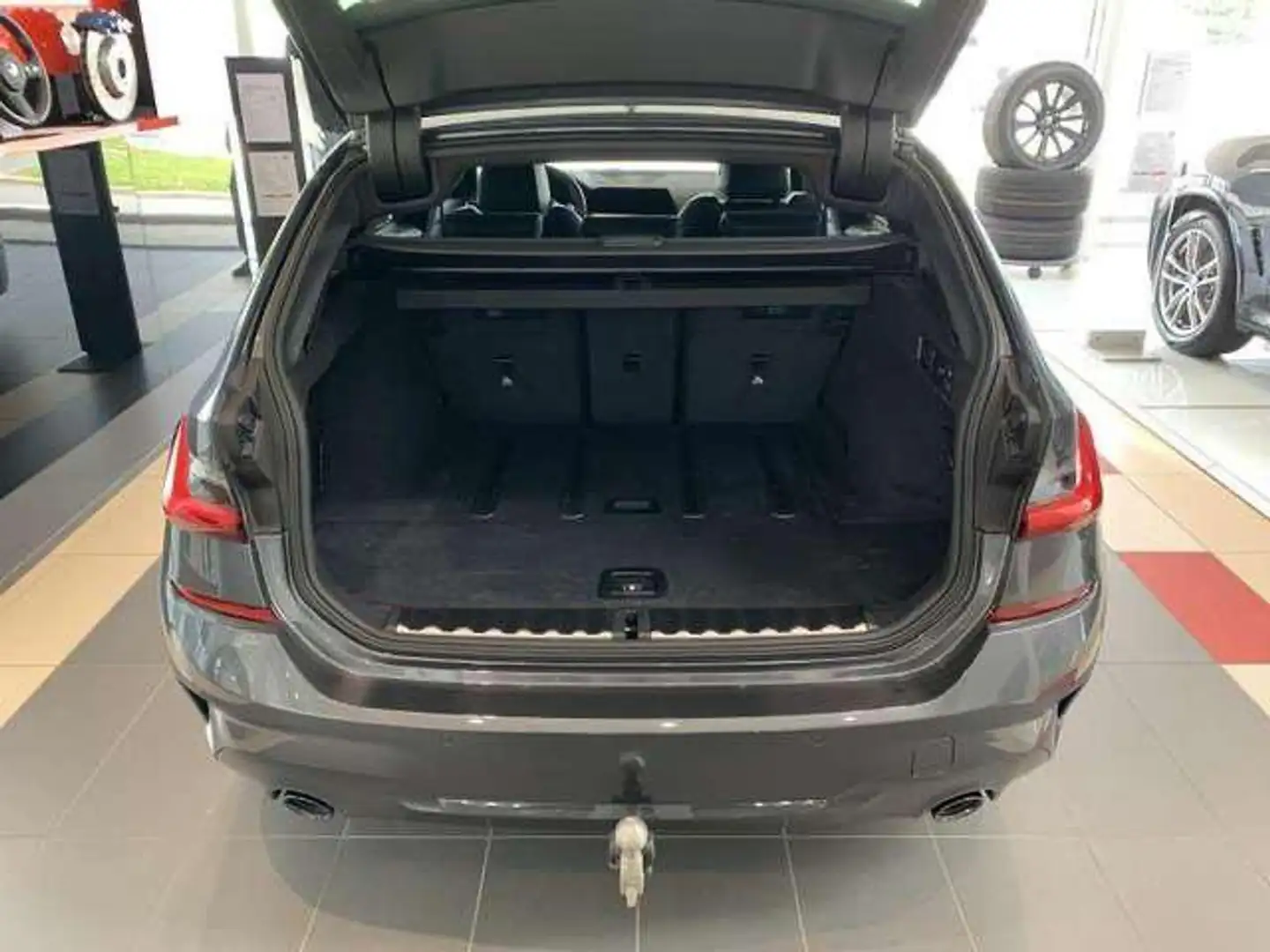 BMW 320 320d Touring Aut. M Sport - 2