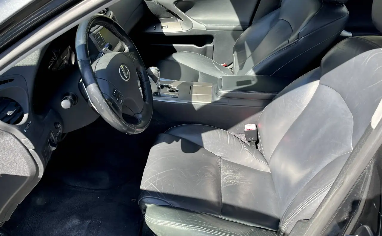 Lexus IS снимка Lexus IS