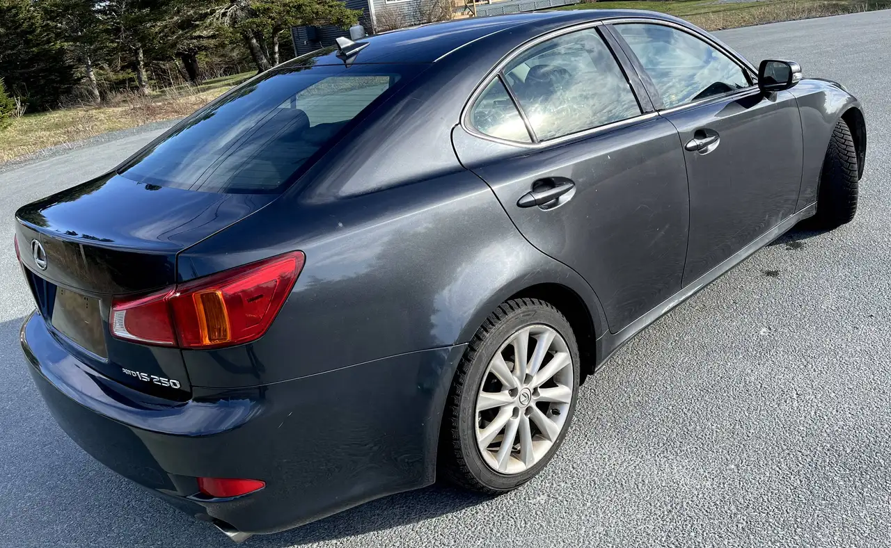 Lexus IS снимка Lexus IS