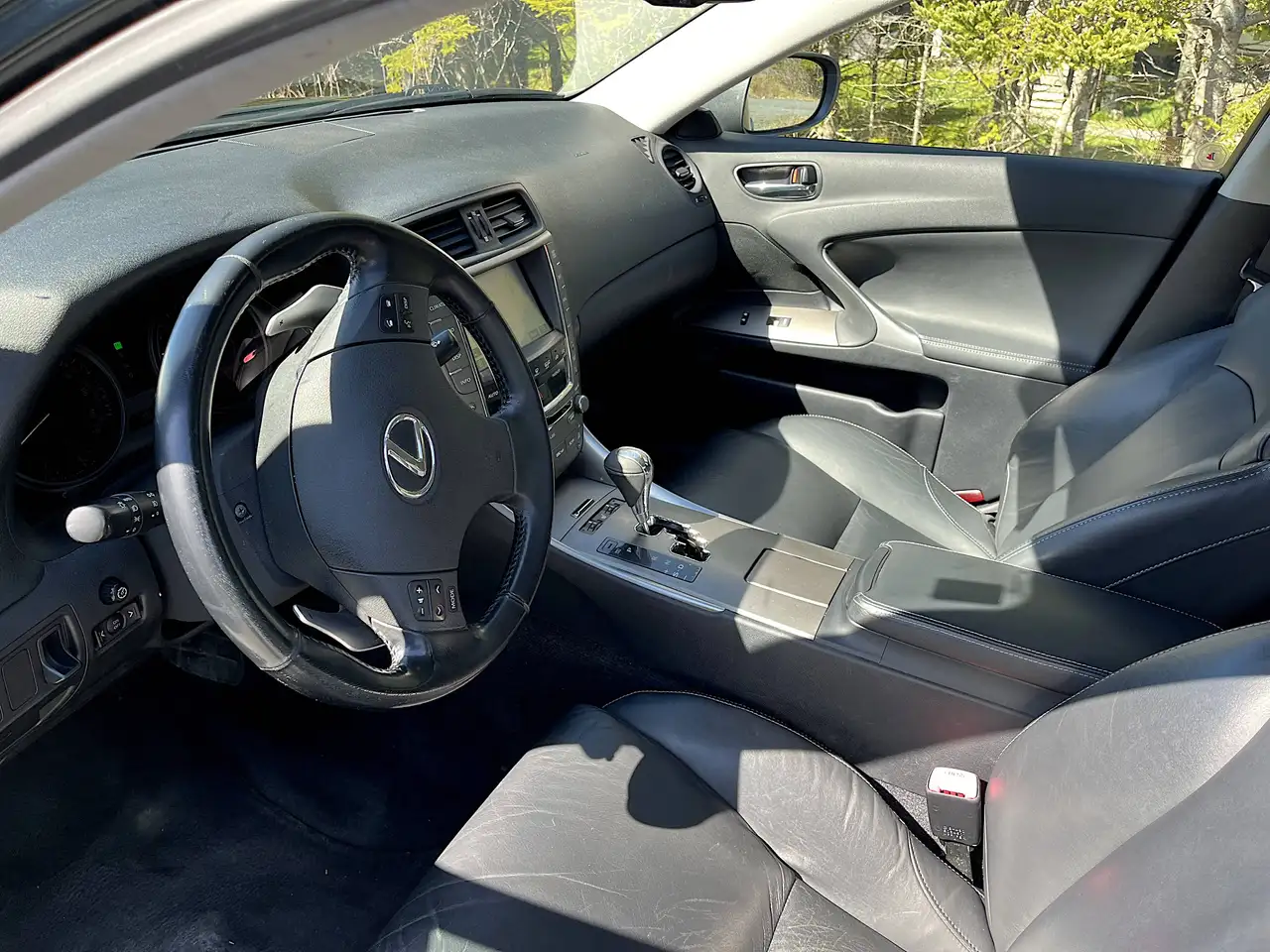 Lexus IS снимка Lexus IS