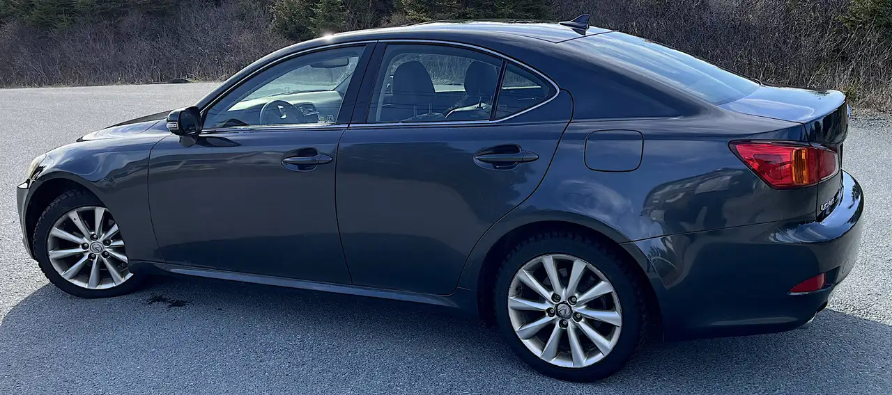 Lexus IS снимка Lexus IS
