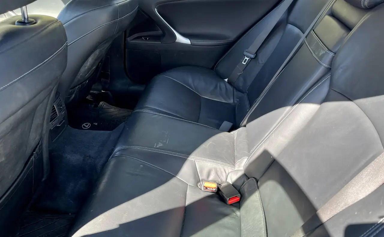 Lexus IS снимка Lexus IS