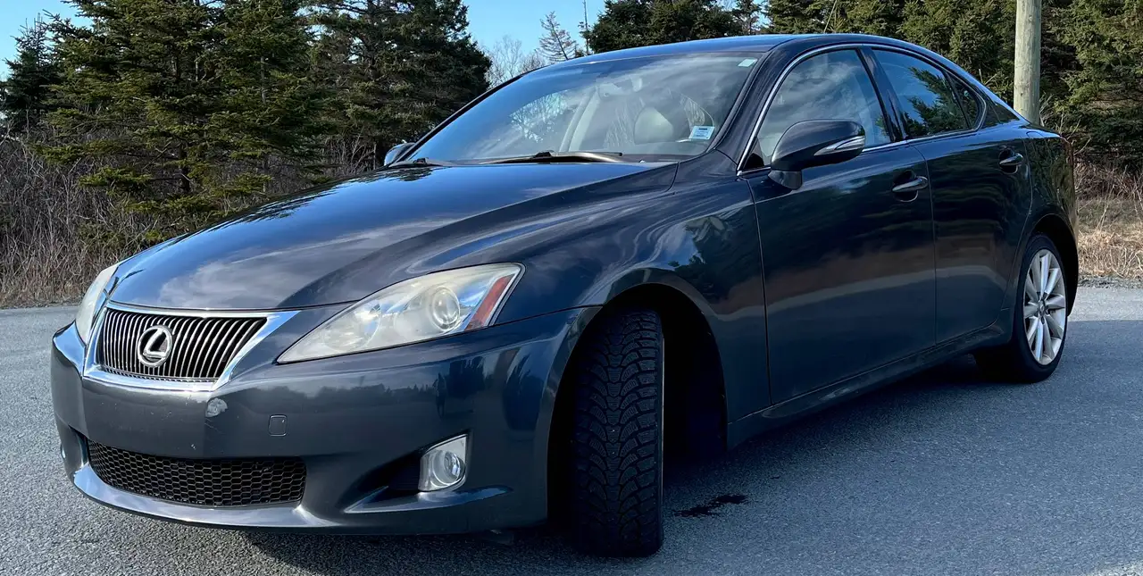 Lexus IS снимка Lexus IS
