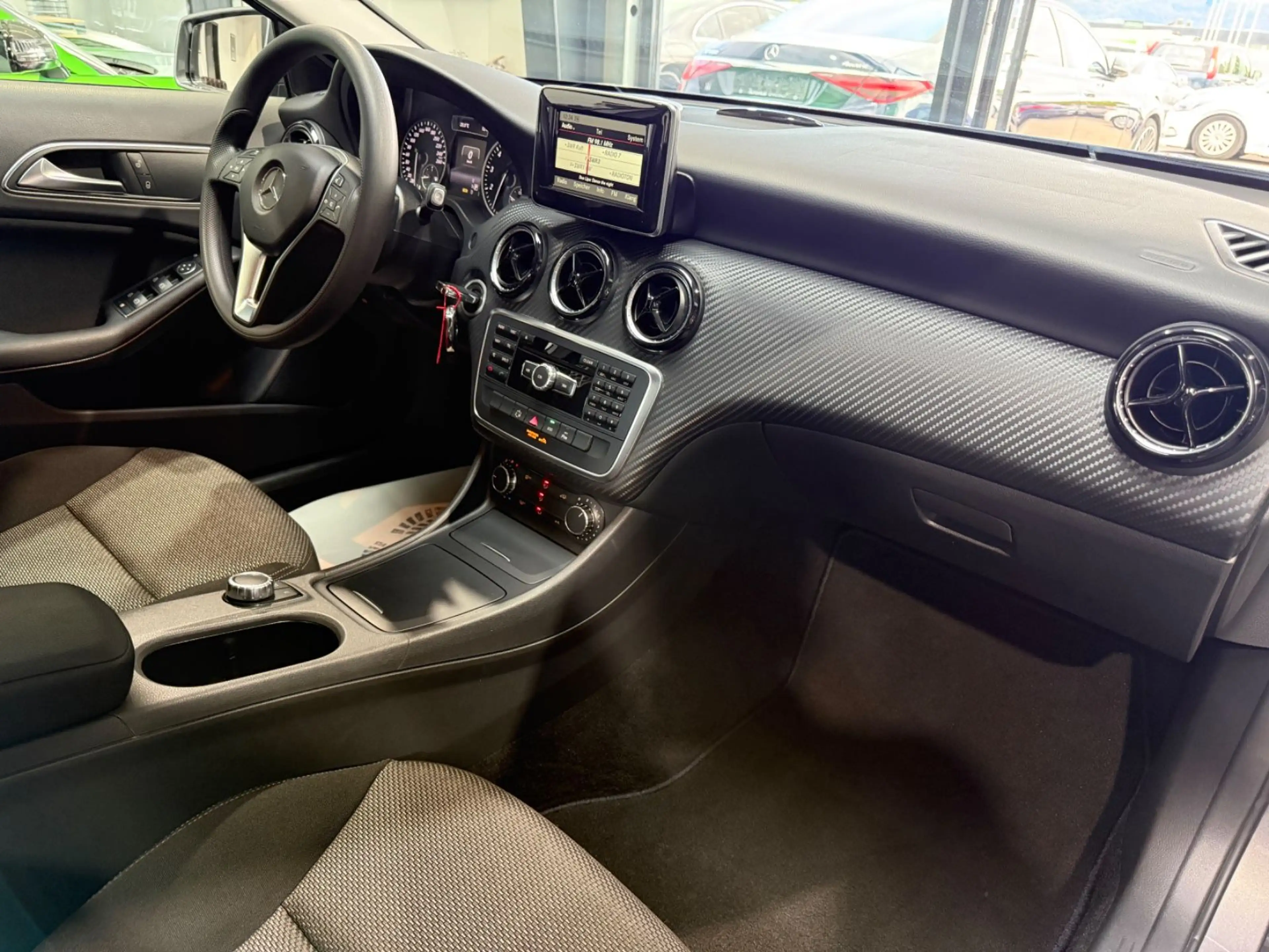 Mercedes-Benz GLA 200 2-Hand/Automatik/PDC/org.19tkm/TOP — photo 14