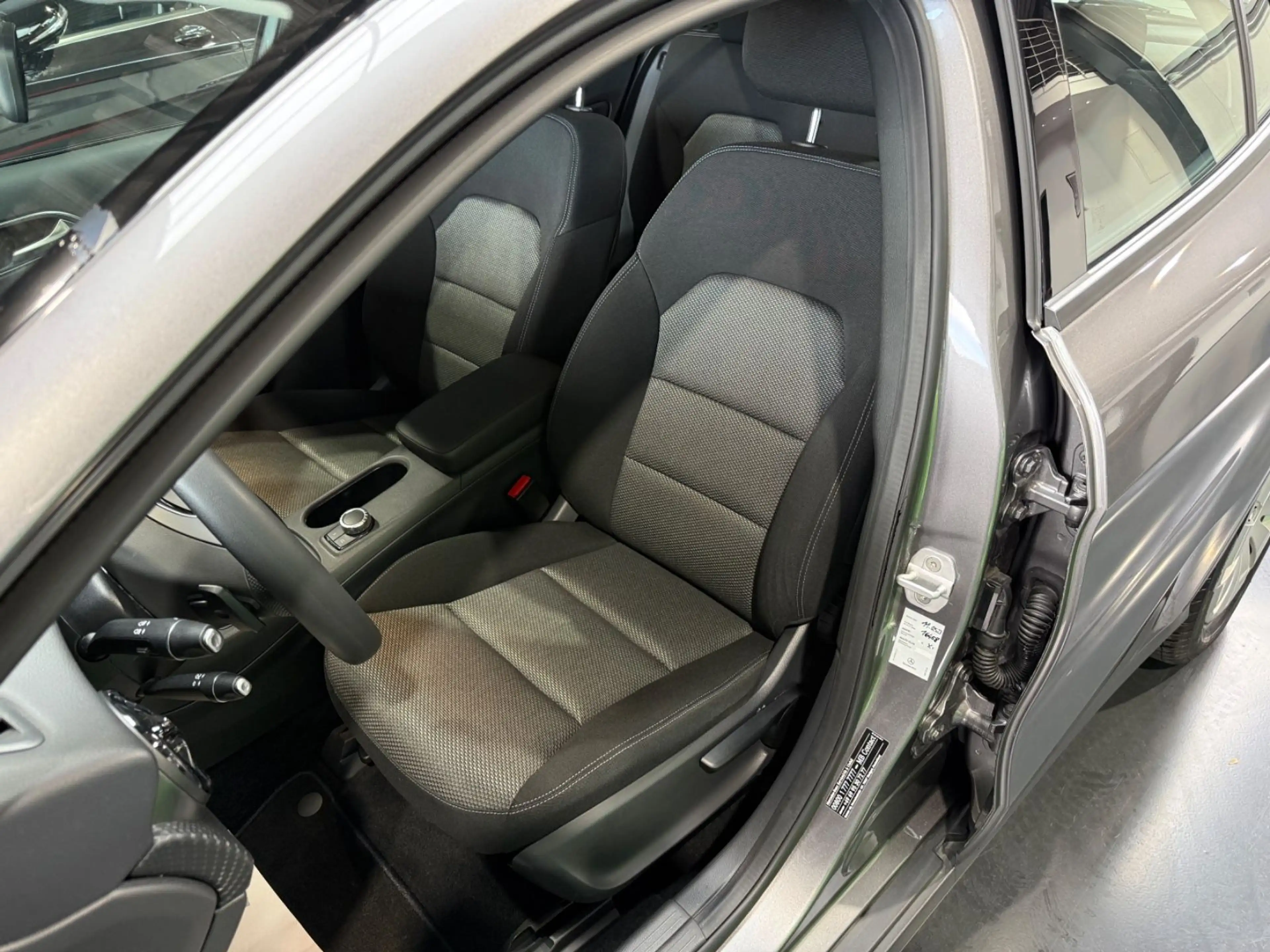 Mercedes-Benz GLA 200 2-Hand/Automatik/PDC/org.19tkm/TOP — photo 11
