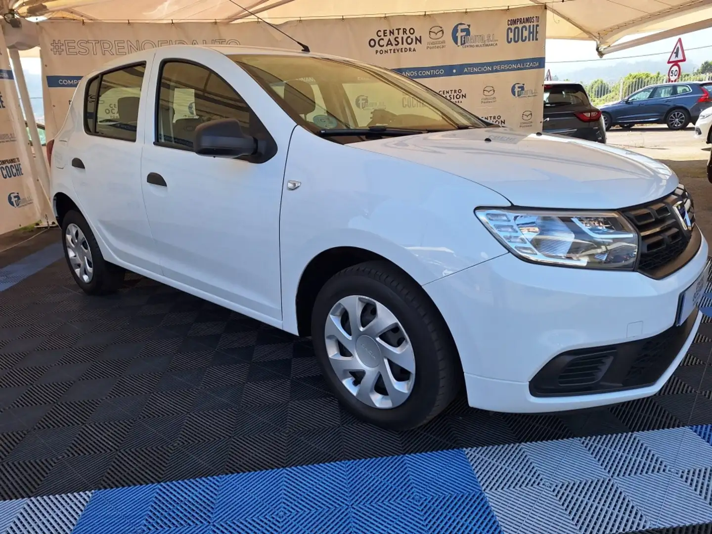 Dacia Sandero 1.0 Ambiance 55kW Blanc - 1