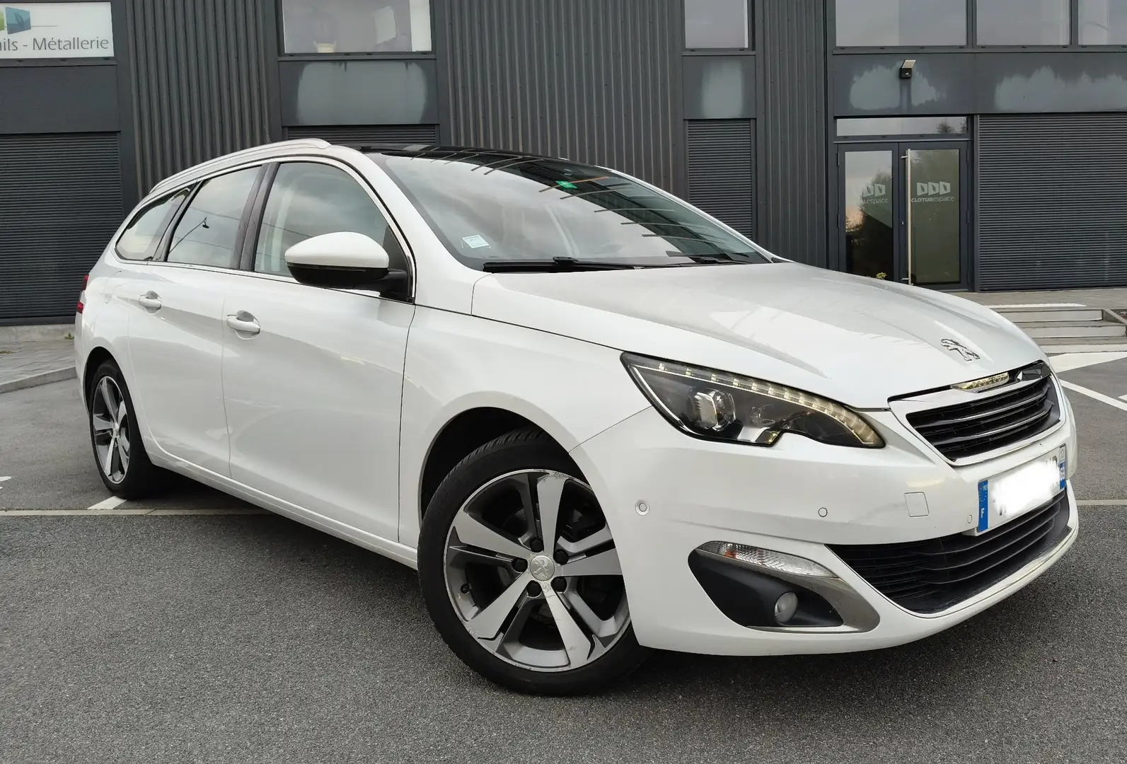 Peugeot 308 SW 1.6 e-HDi 115ch FAP BVM6 Allure - 2