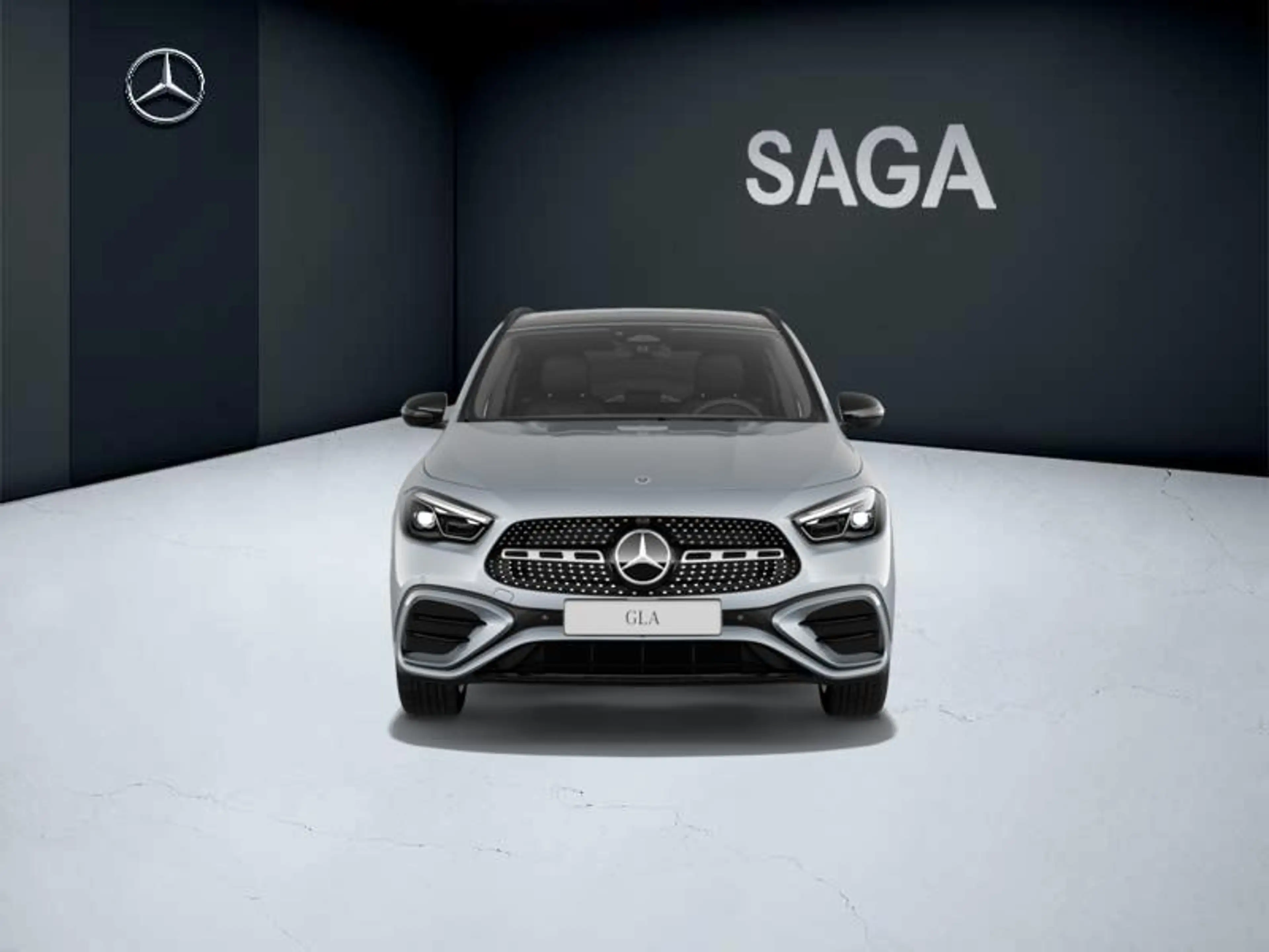 Mercedes-Benz GLA 180 — photo 2