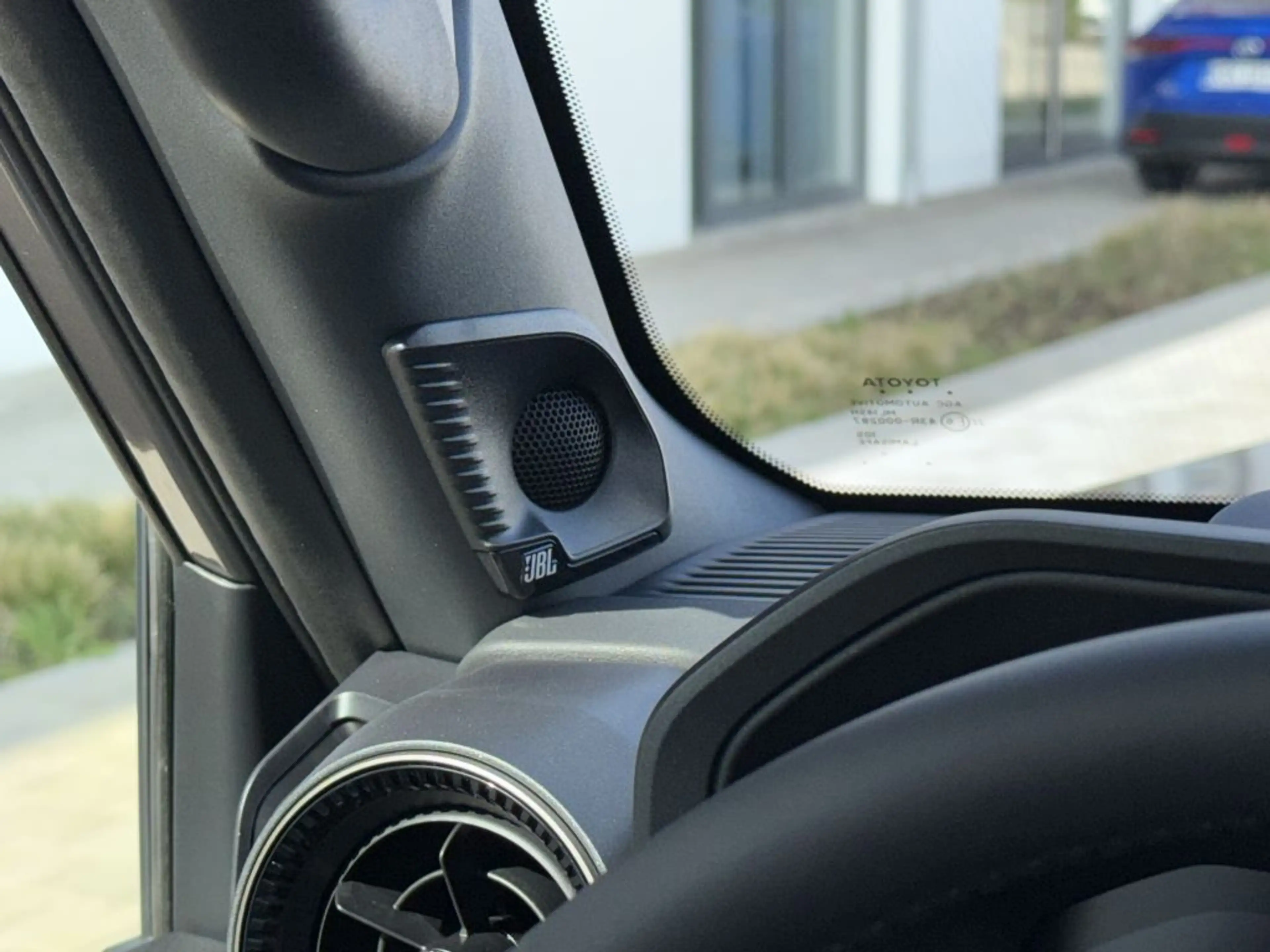 Toyota Land Cruiser 250 Mild-Hybrid Lounge Pano.dach,HUD,360°,Leder — photo 9