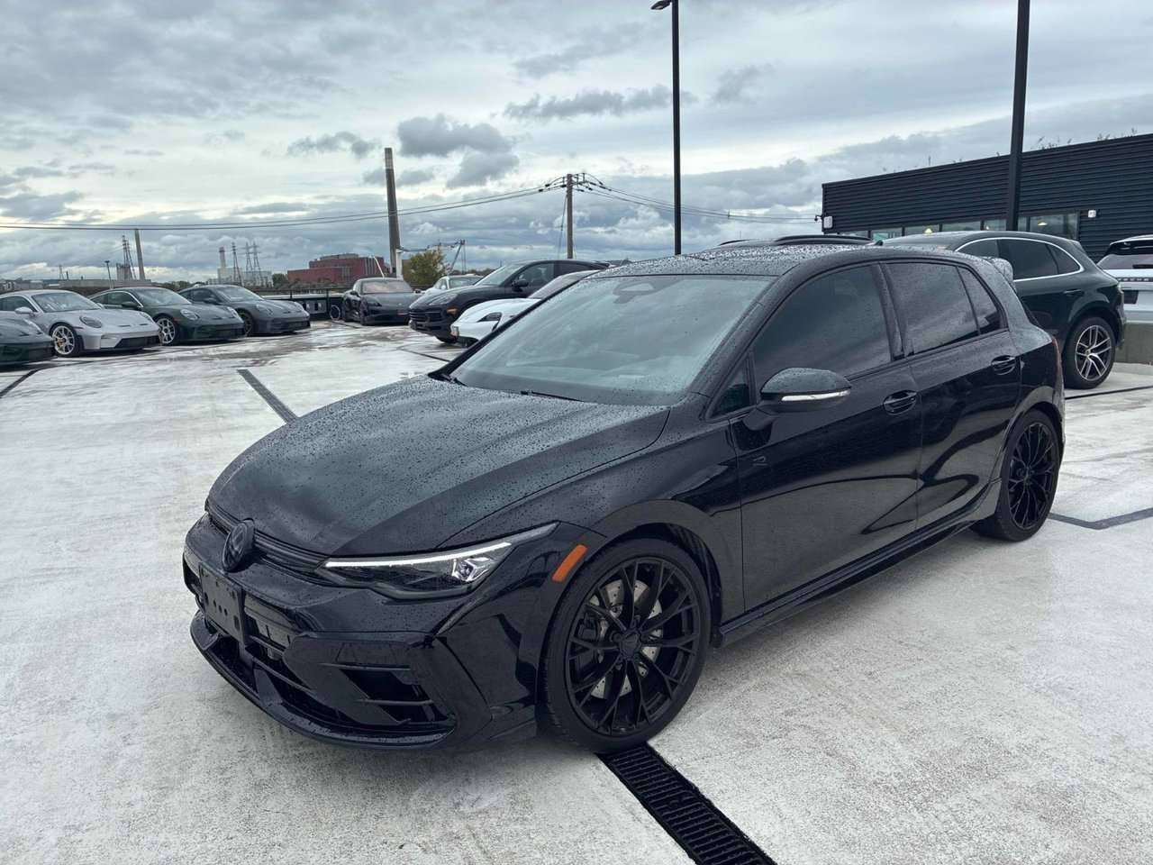 2026 Volkswagen Golf BLACK EDITION+AKKRAPOVIC BLACK EDITION+AKKRAPOVIC / CUIR+TOIT PANO+LED+HARMAN