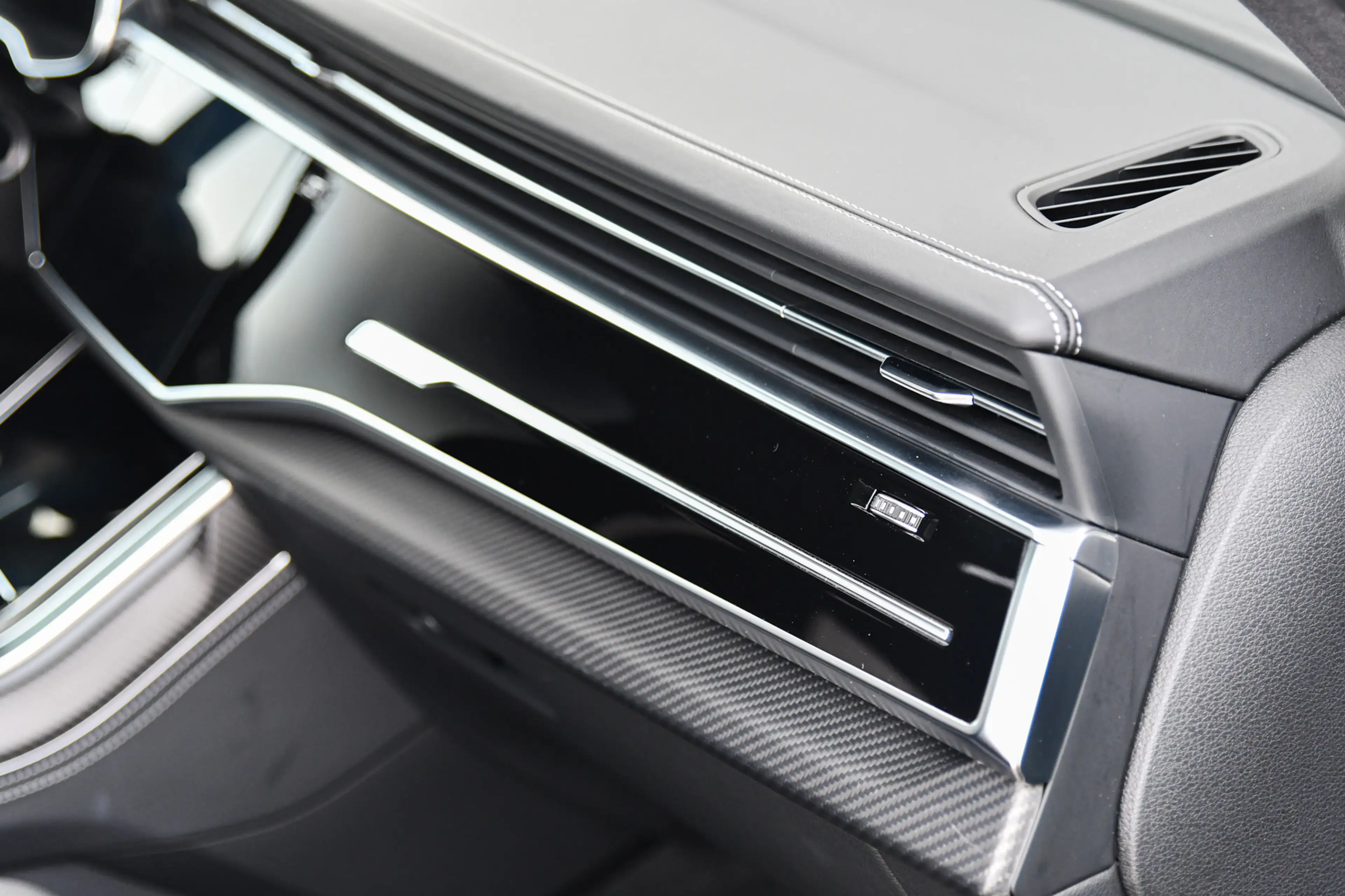 Audi Q7 60 TFSI e quattro Pro Line S Competition, Carbon, — photo 41