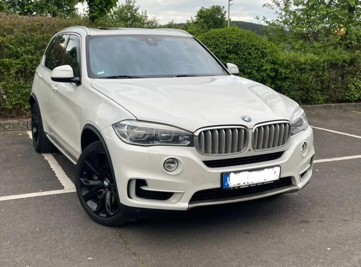 BMW X5 xDrive 50 i Beyaz - 2