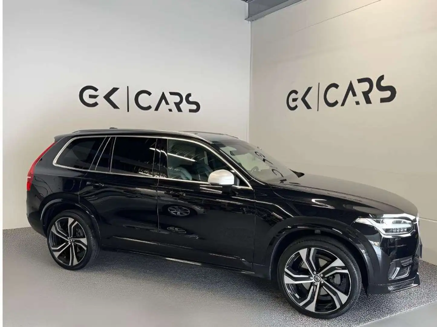 Volvo XC90 D5 AWD R-Design Schwarz - 2