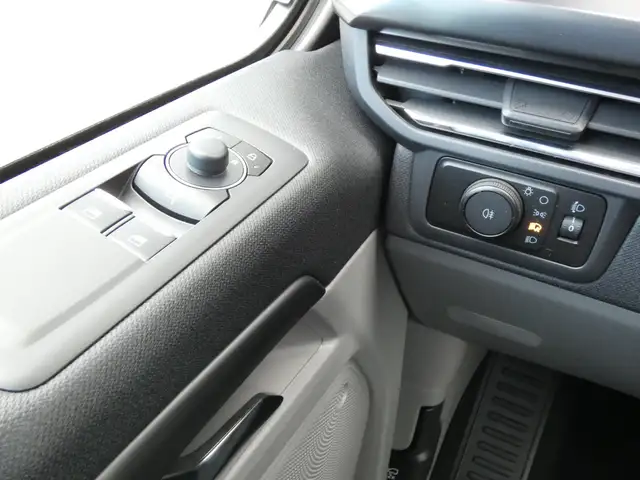 Ford Tourneo Custom Bus Allrad L2H1 Titanium +Pano Ansicht 19