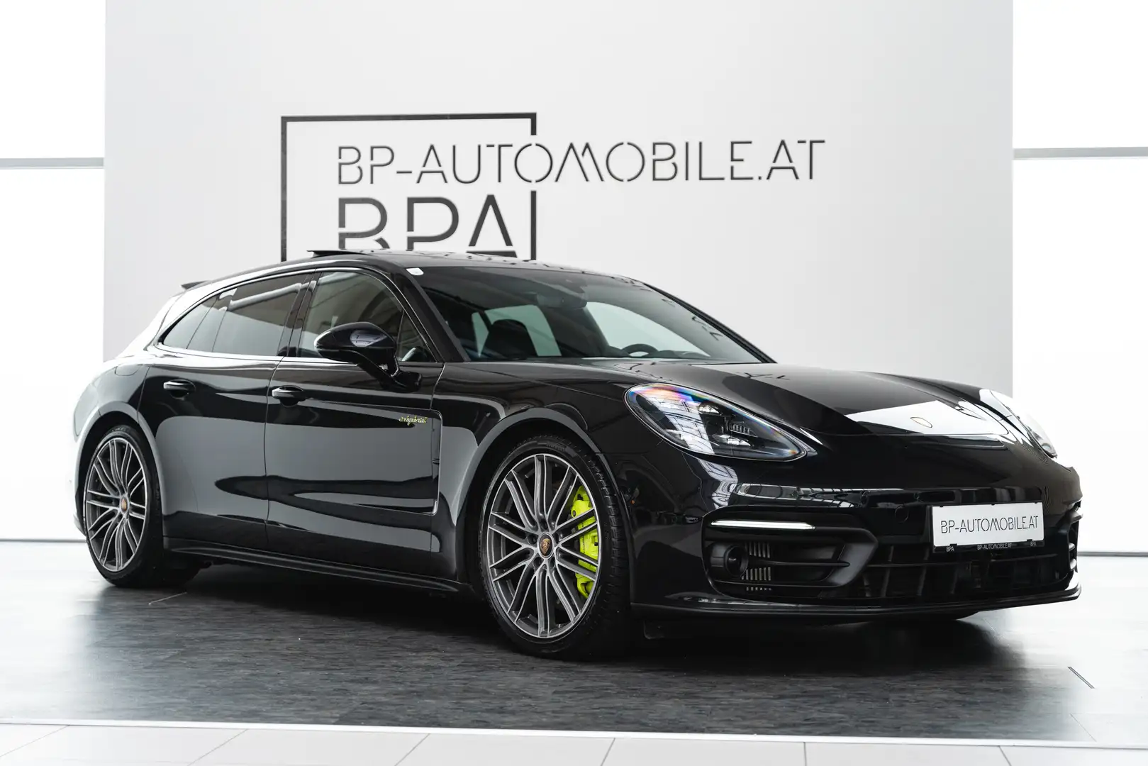 Porsche Panamera 4S E-Hybrid Sport Turismo// wenig KM/Service NEU / Schwarz - 2