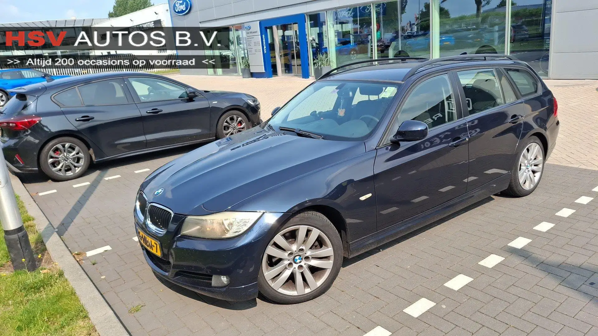 BMW 320 3-serie Touring 320i Business Line navi LM airco Blauw - 1