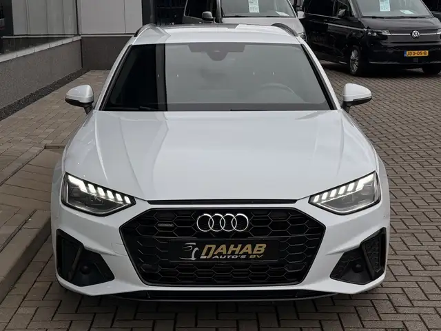 Audi A4 view 10