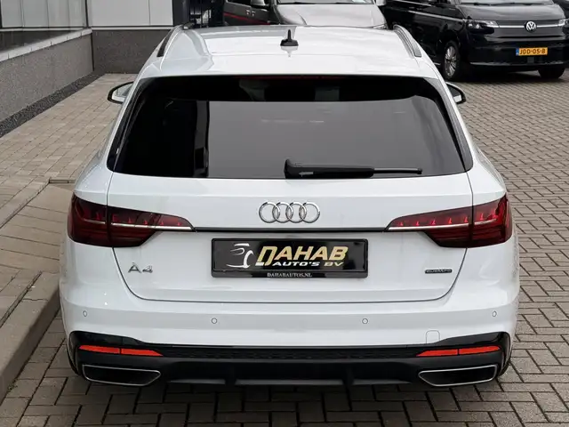 Audi A4 view 17