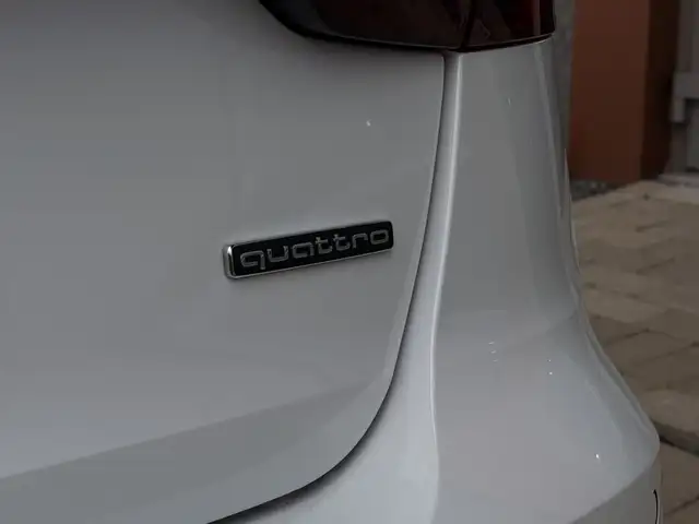 Audi A4 view 15
