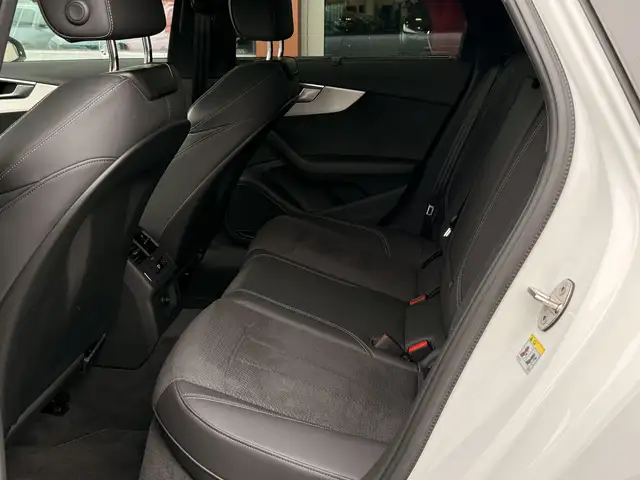 Audi A4 view 7