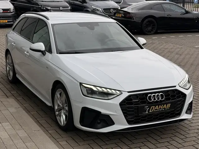 Audi A4 view 11