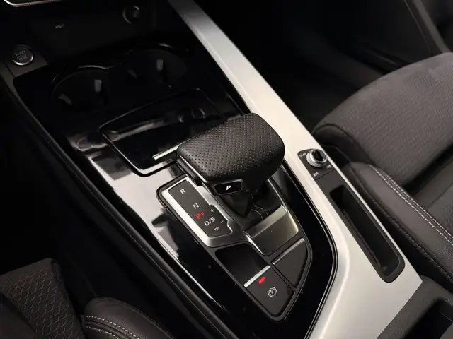 Audi A4 view 26