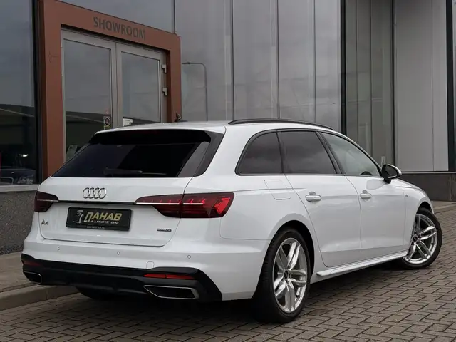 Audi A4 view 16
