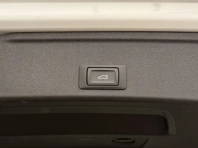 Audi A4 view 20