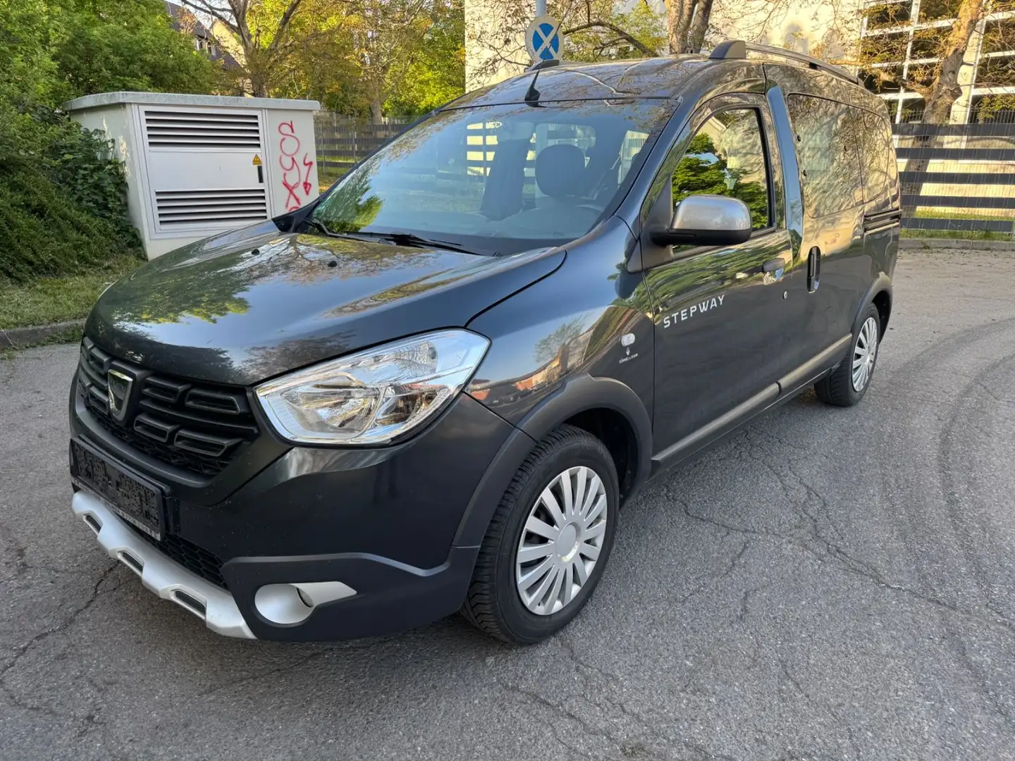 Dacia Dokker 1.6 Stepway 1. Hand+Garantie-Finanzierung Szürke - 1