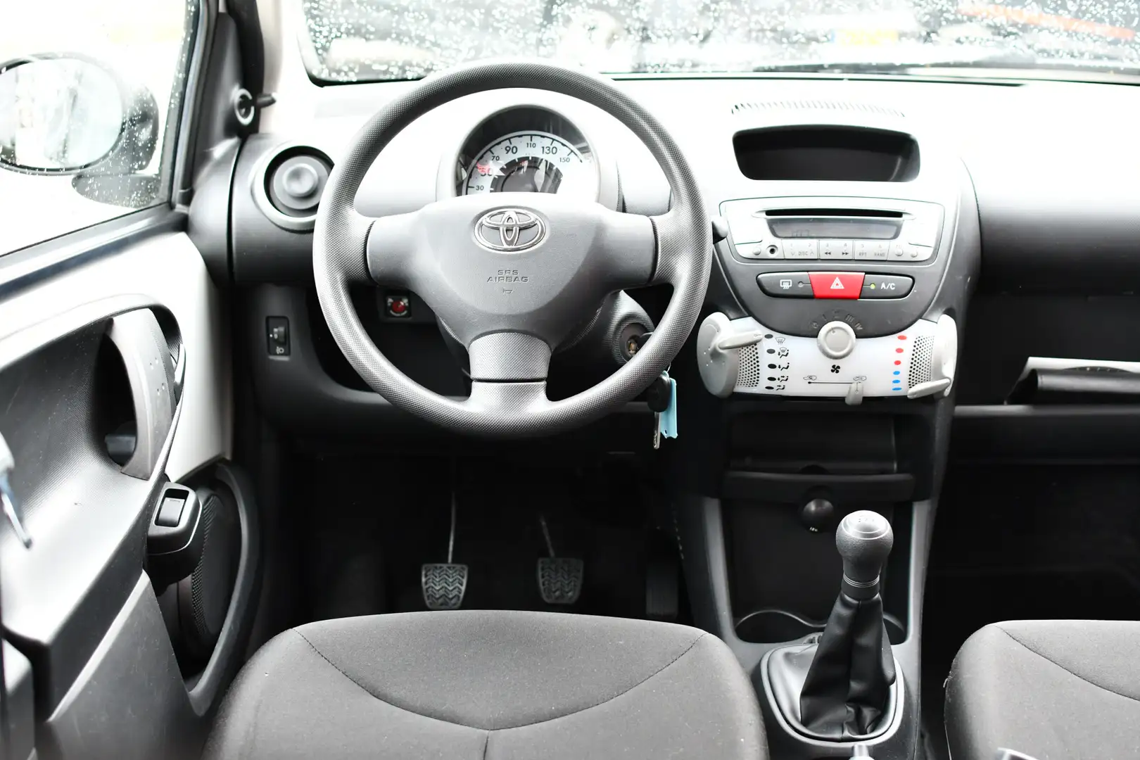Toyota Aygo 1.0 VVT-i Now 68pk | Airconditioning | Elektrische Weiß - 2