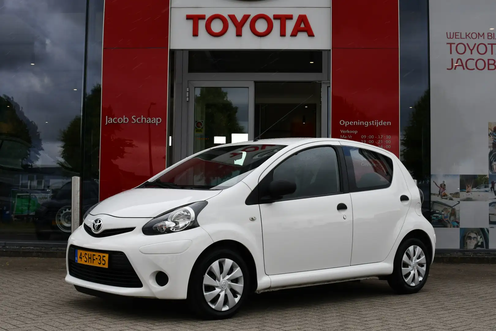 Toyota Aygo 1.0 VVT-i Now 68pk | Airconditioning | Elektrische Weiß - 1
