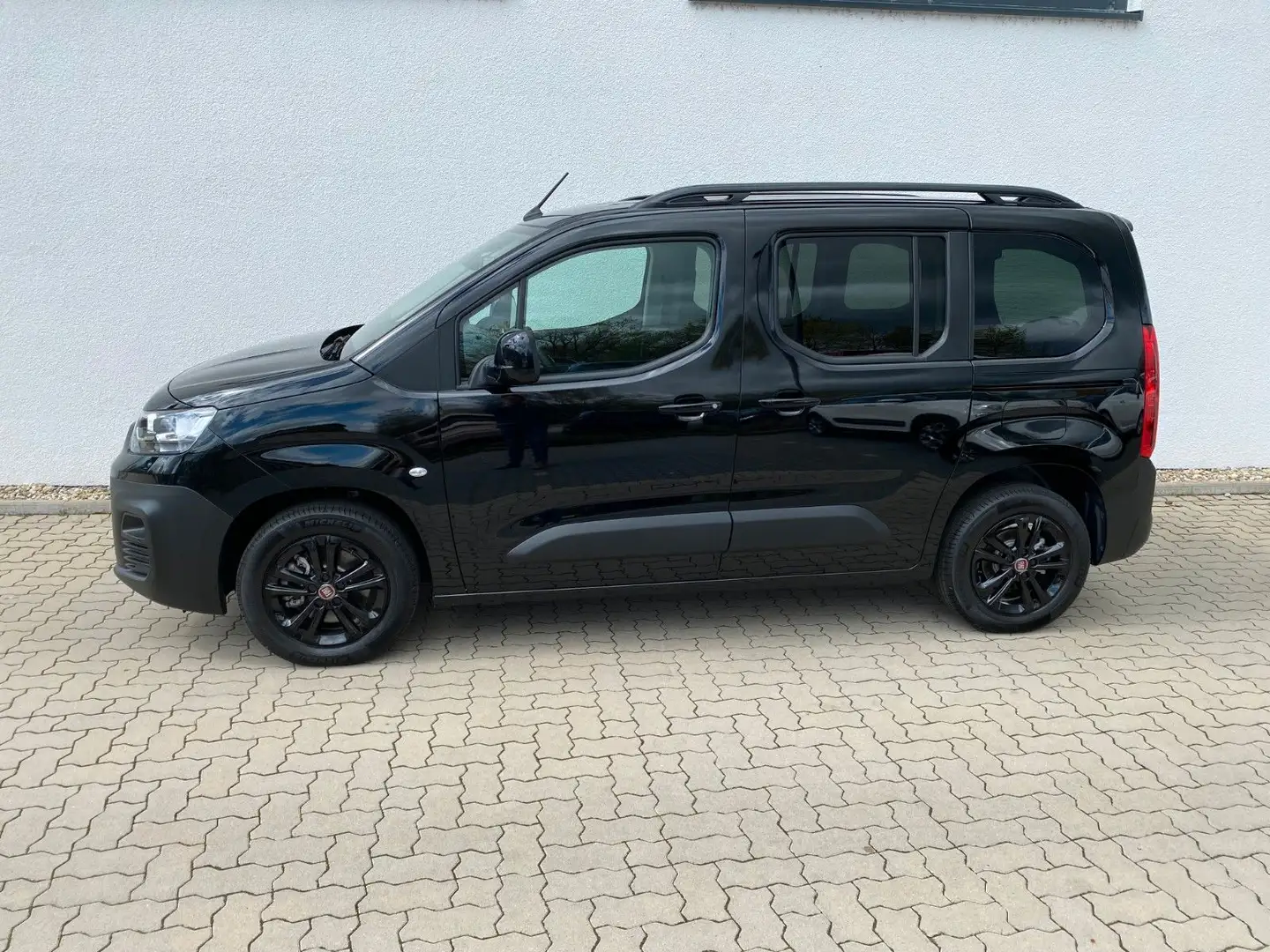 Fiat Doblo E-Doblo ELEKTRISCH 50KW Akku + 5Jahre Garantie* Zwart - 2