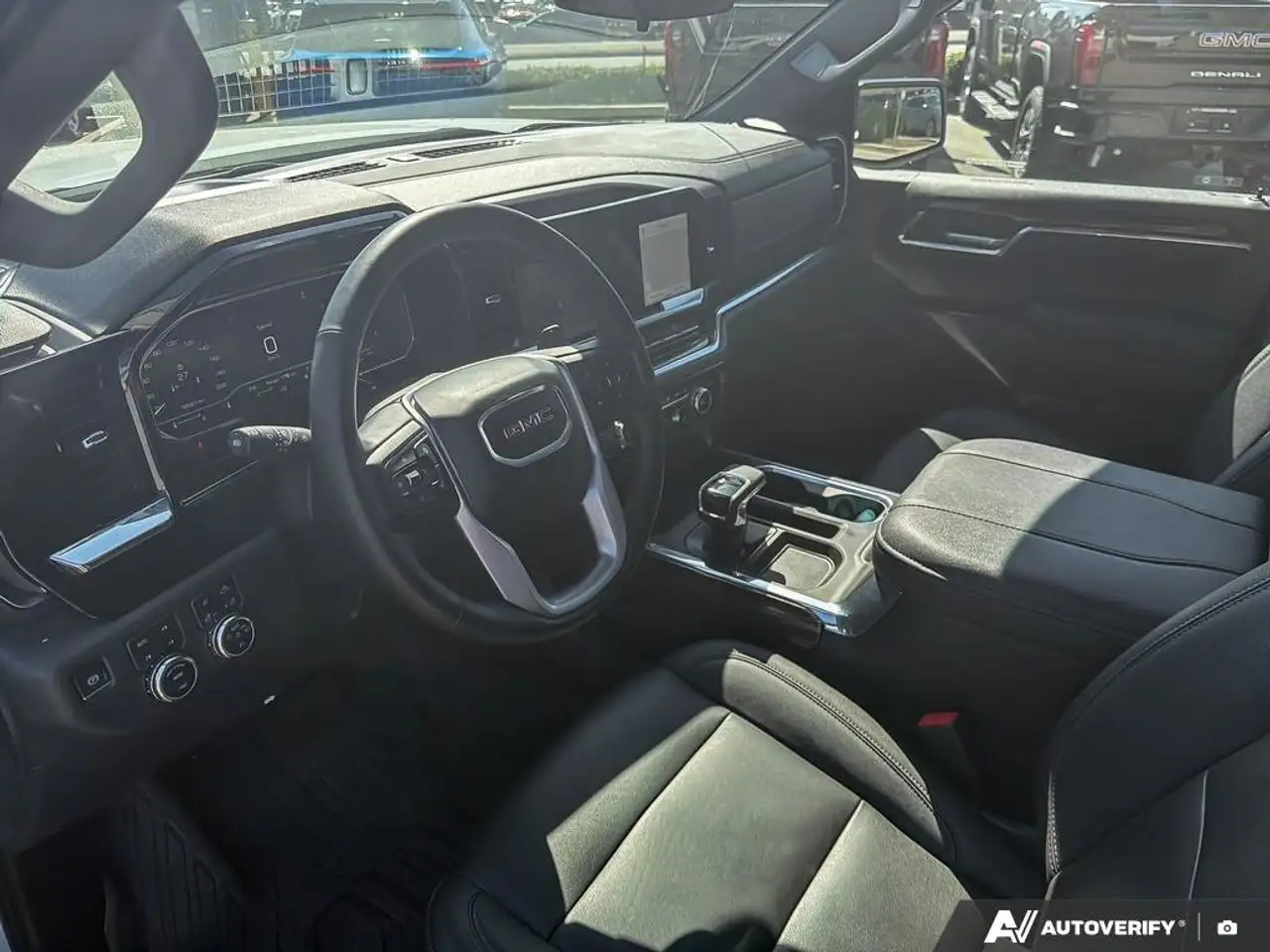 GMC Sierra 1500 снимка GMC Sierra 1500