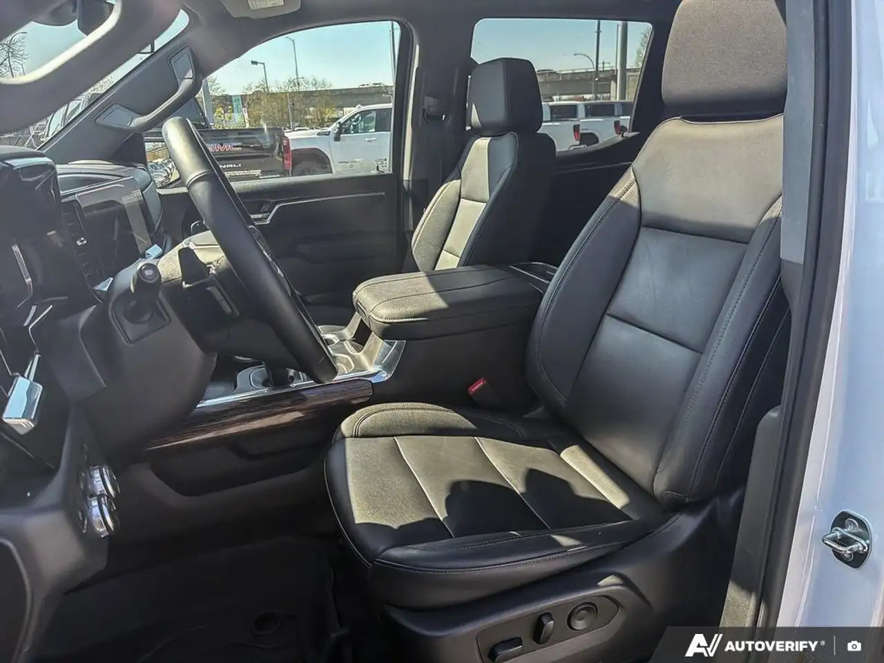 GMC Sierra 1500 снимка GMC Sierra 1500