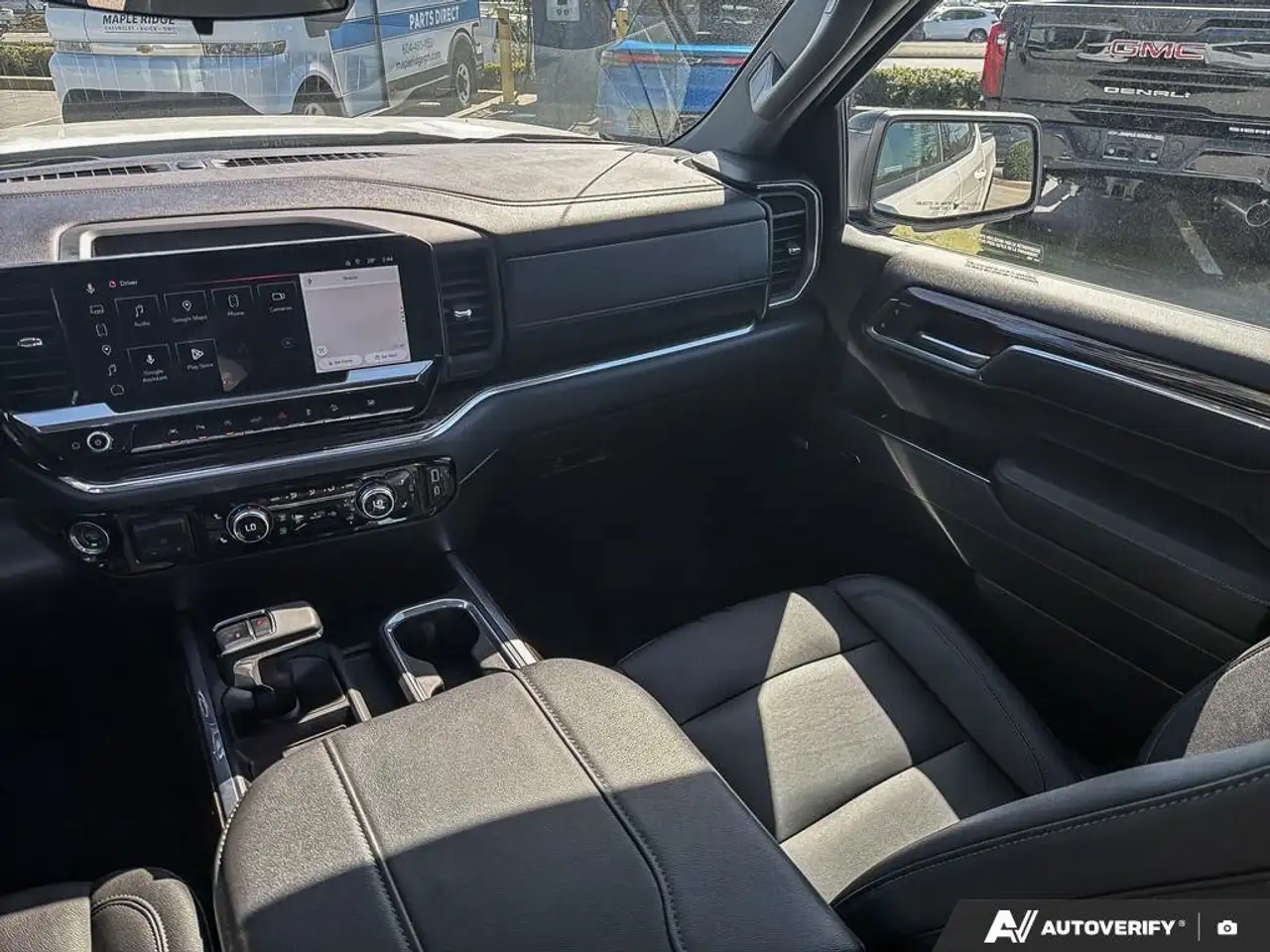 GMC Sierra 1500 снимка GMC Sierra 1500
