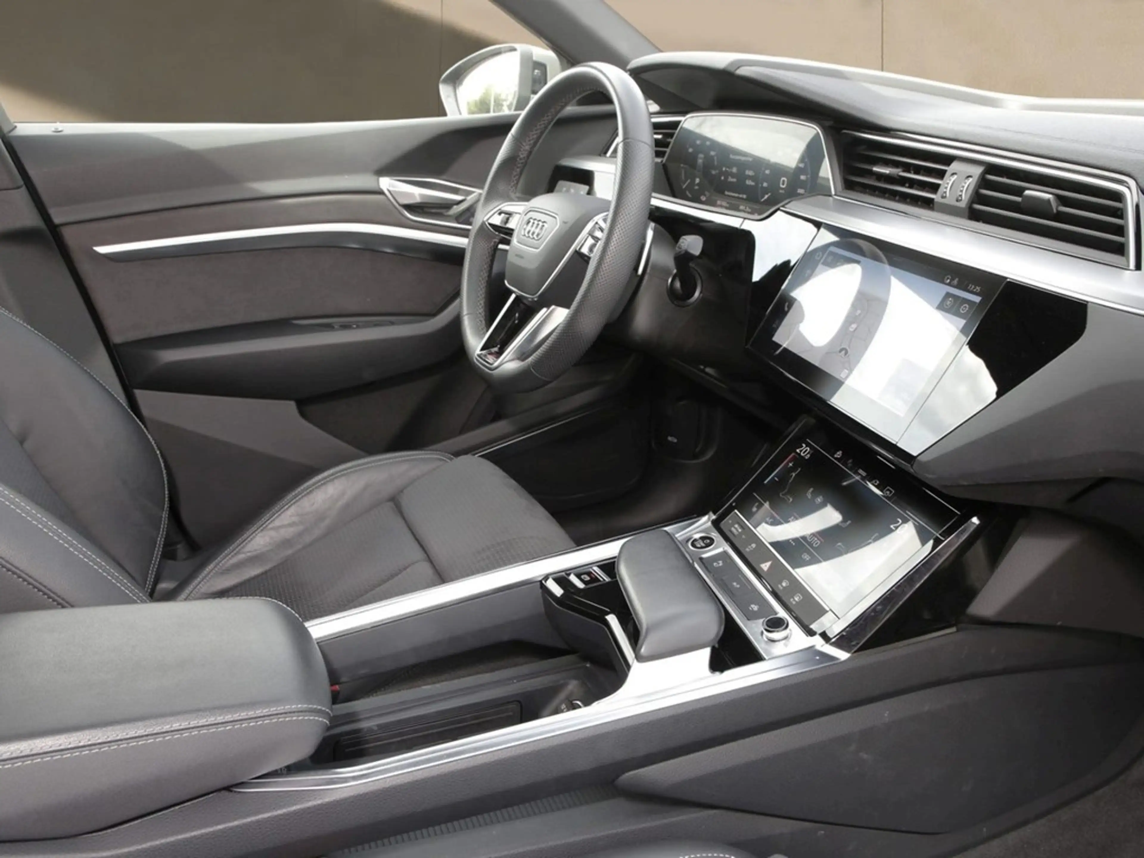 Audi Q8 e-tron Sportback 50 quattro S line x2 PANO*360°AHK*MAT... — photo 13