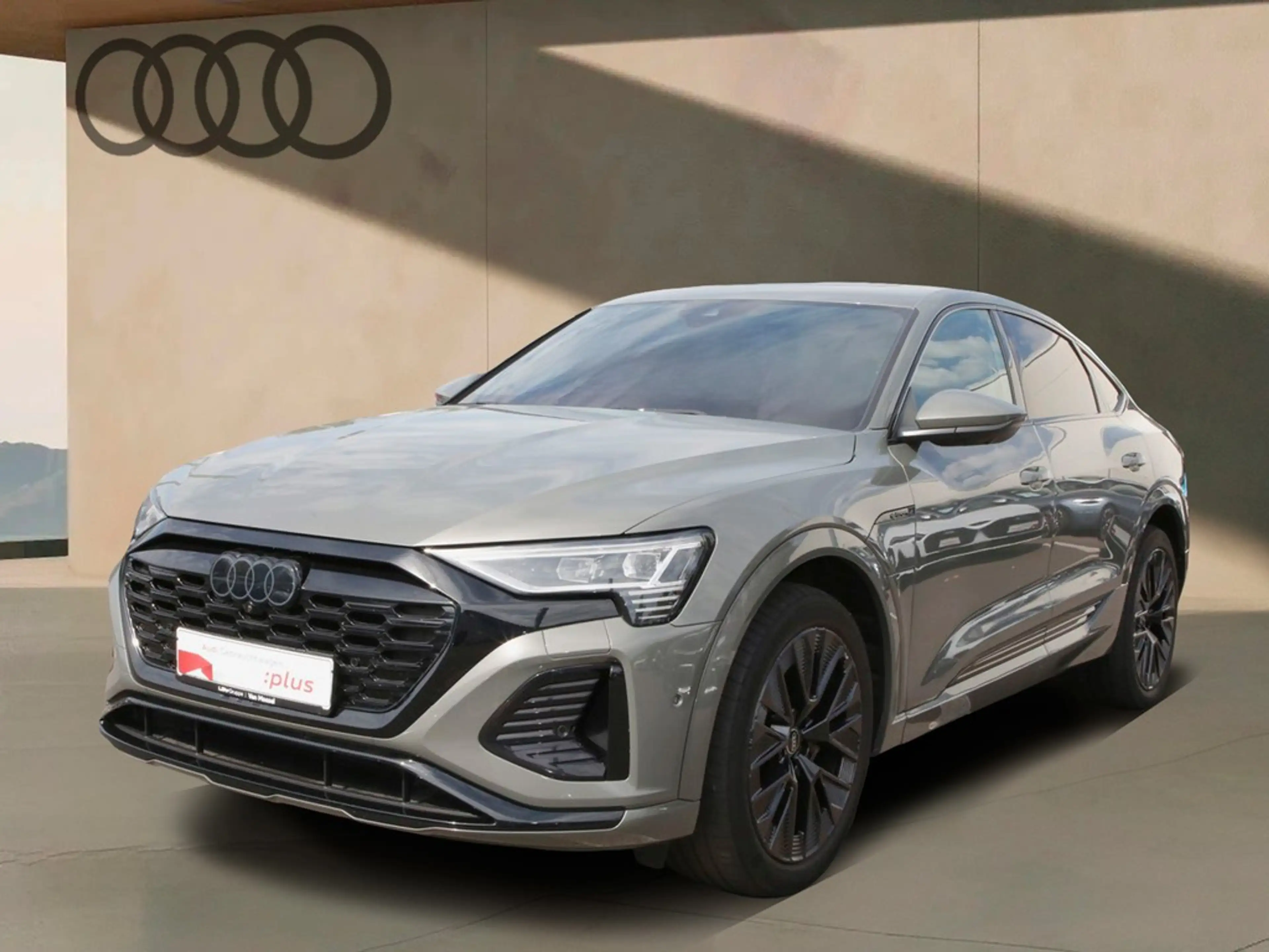 Audi Q8 e-tron Sportback 50 quattro S line x2 PANO*360°AHK*MAT... — photo 2