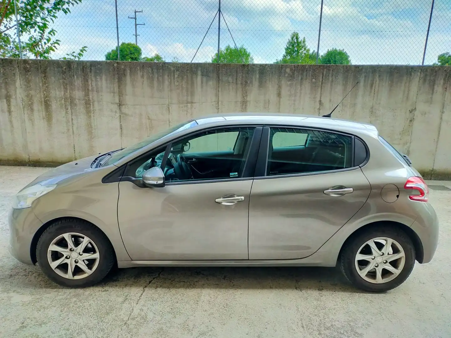 Peugeot 208 208 I 2012 5p 1.4 hdi 8v Active Beige - 1
