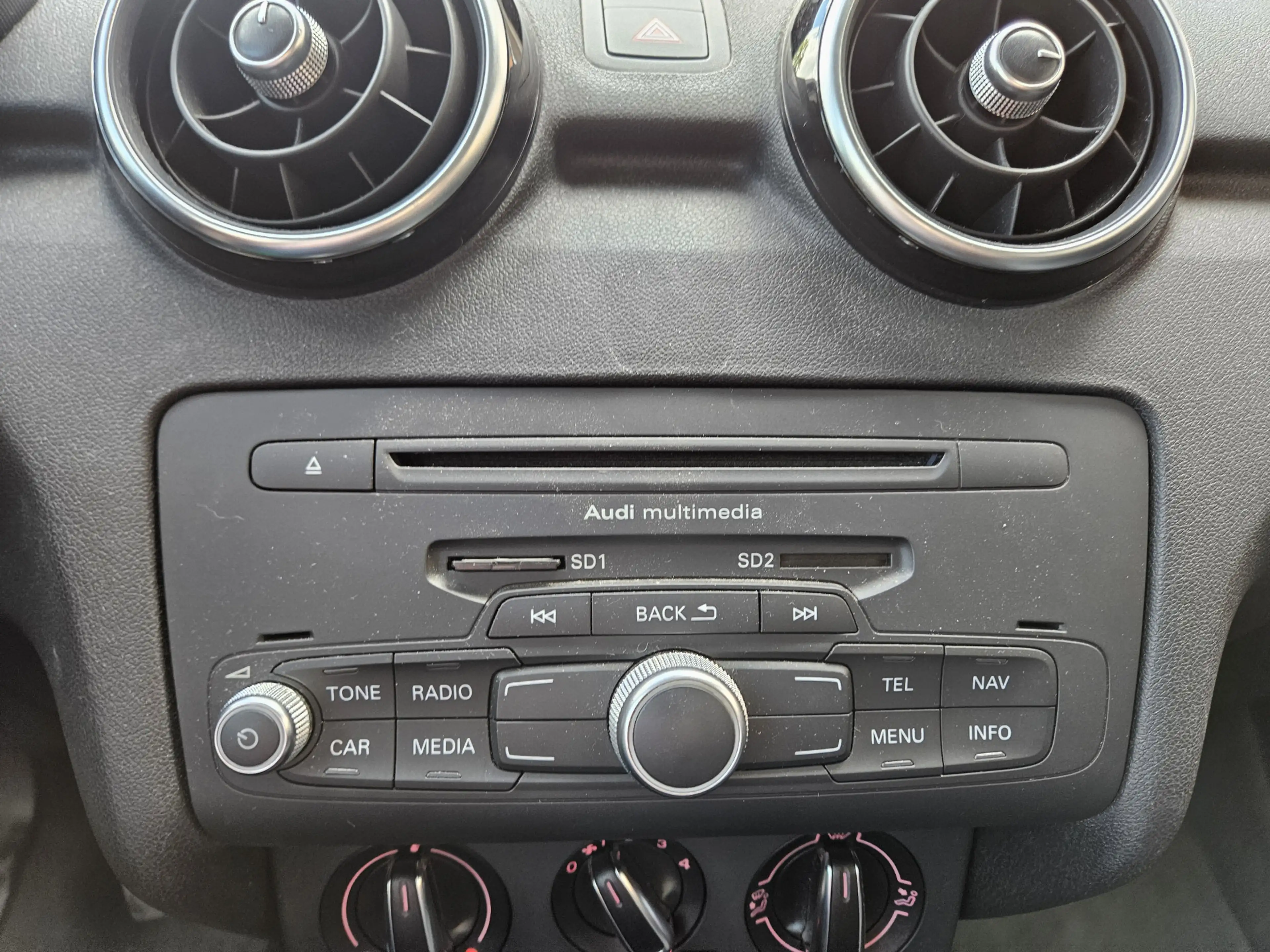 Audi A1 1.2 TFSI Ambition Pro Line Business — photo 8