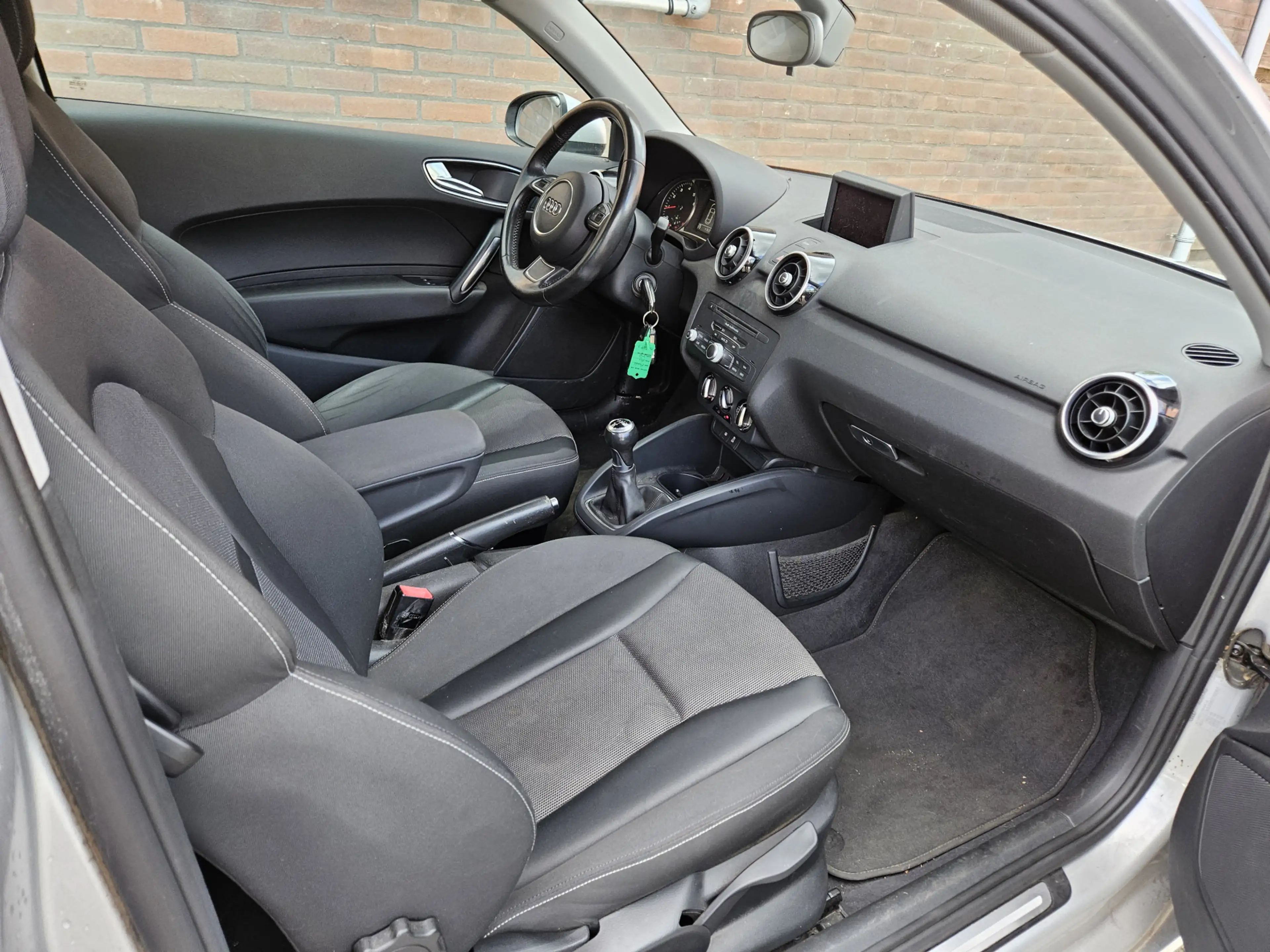 Audi A1 1.2 TFSI Ambition Pro Line Business — photo 24