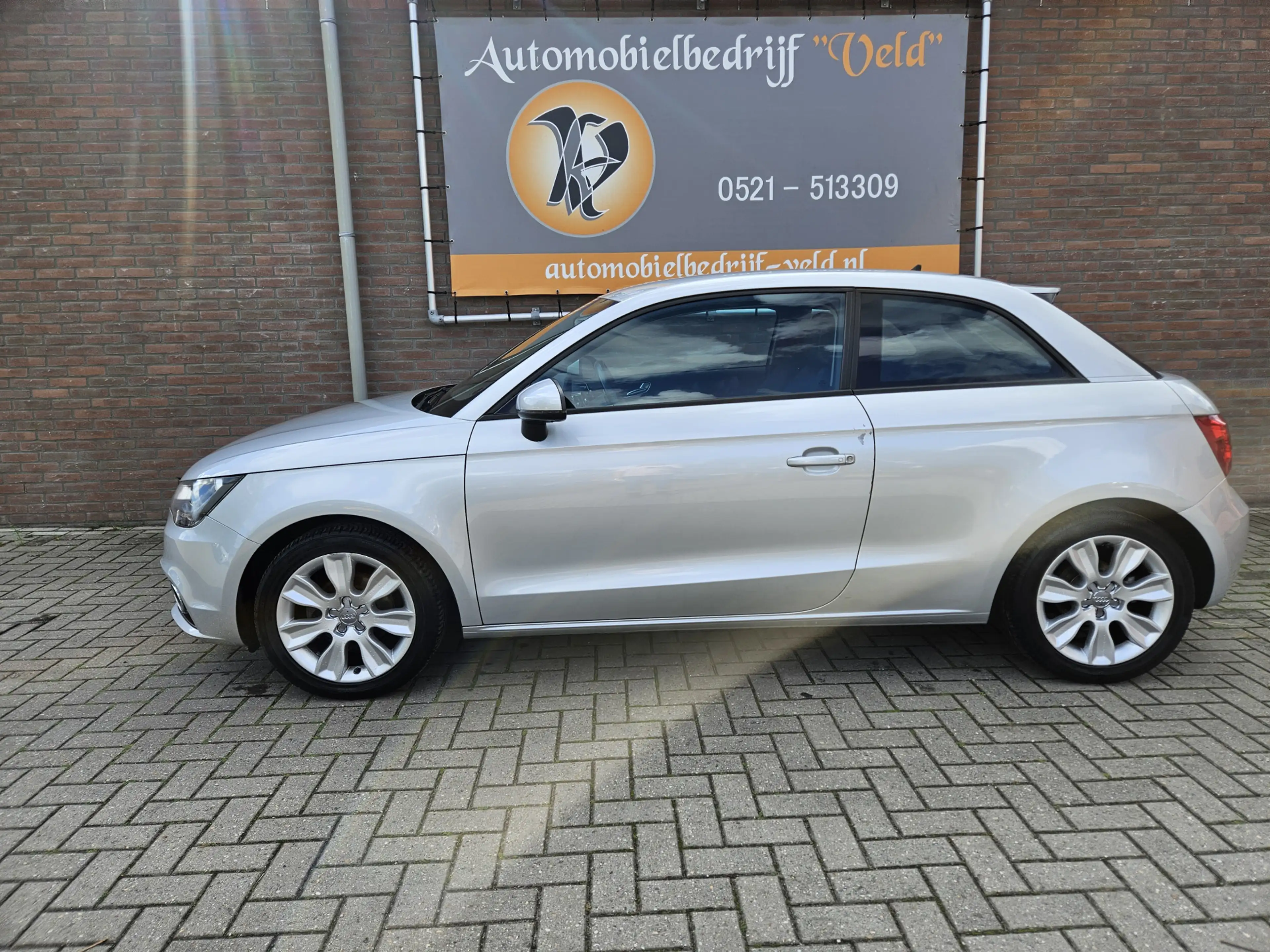 Audi A1 1.2 TFSI Ambition Pro Line Business — photo 3