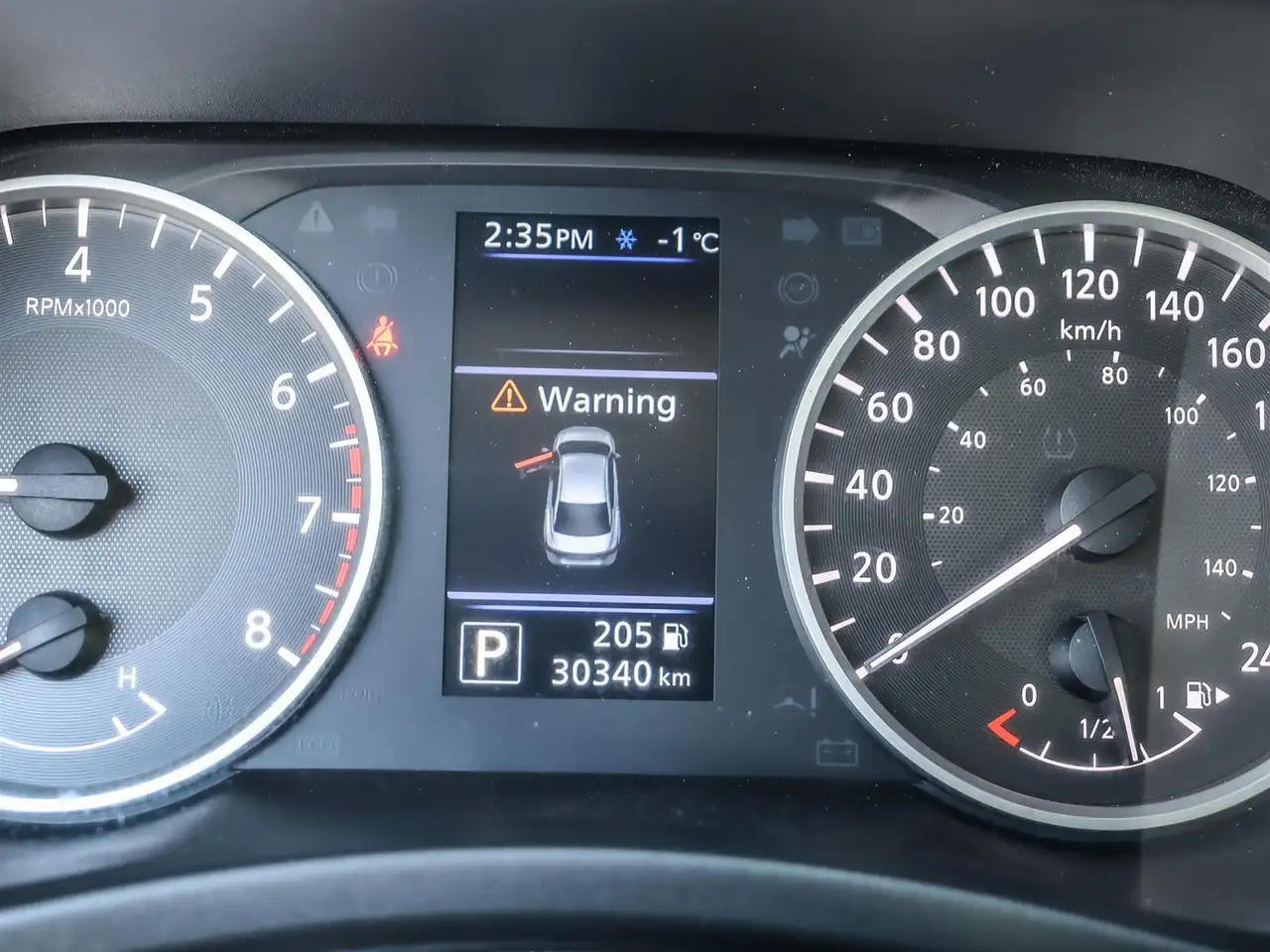 Nissan Sentra снимка Nissan Sentra