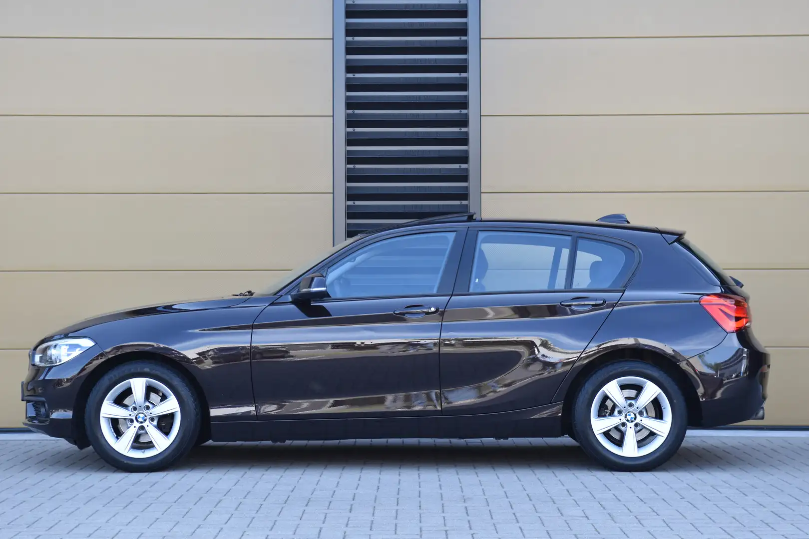 BMW 118 1-serie 118i Essential * Glasdak * LED * PDC * Dea Bruin - 2