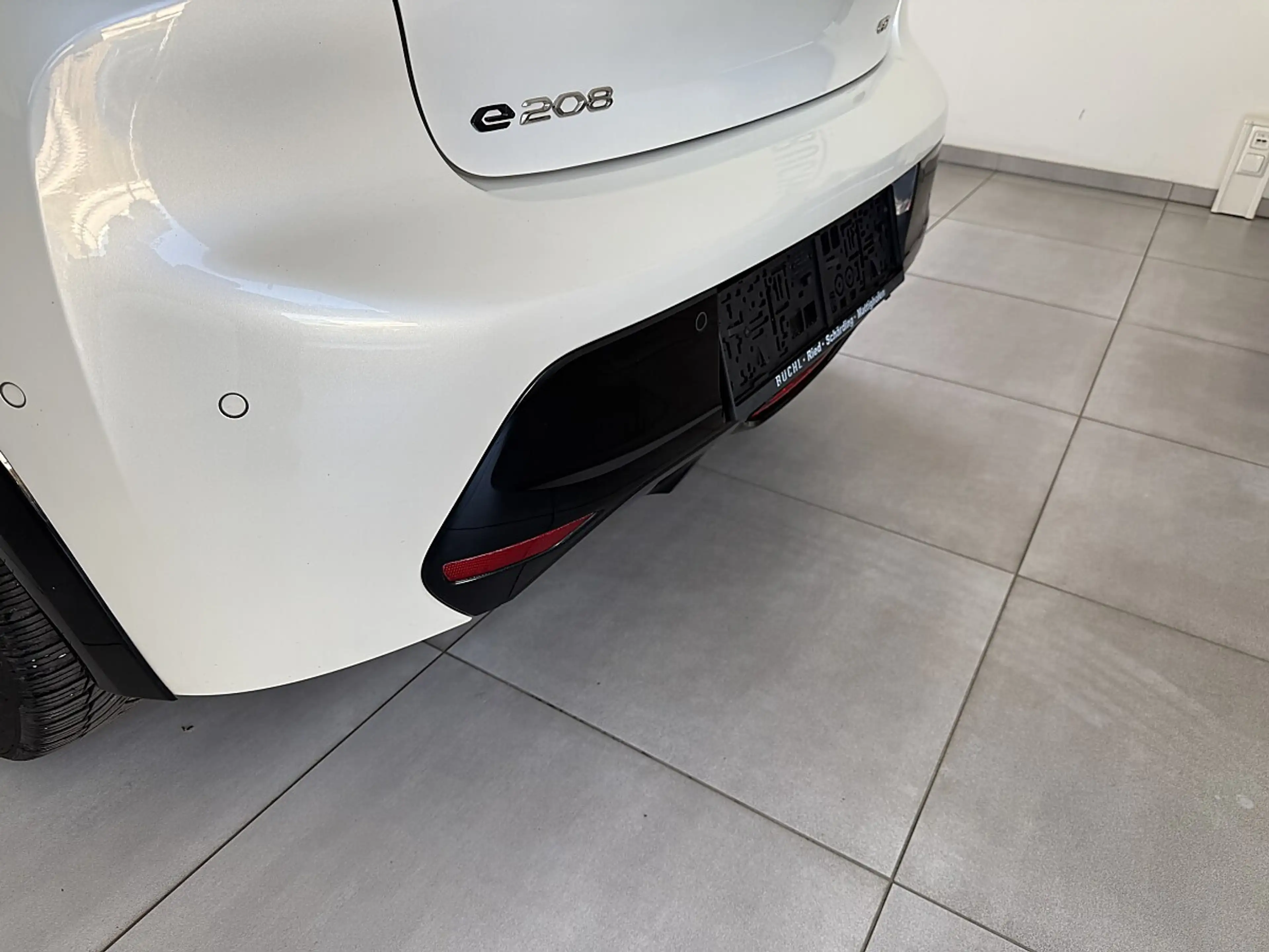 Peugeot e-208 50kWh GT Pack — photo 6