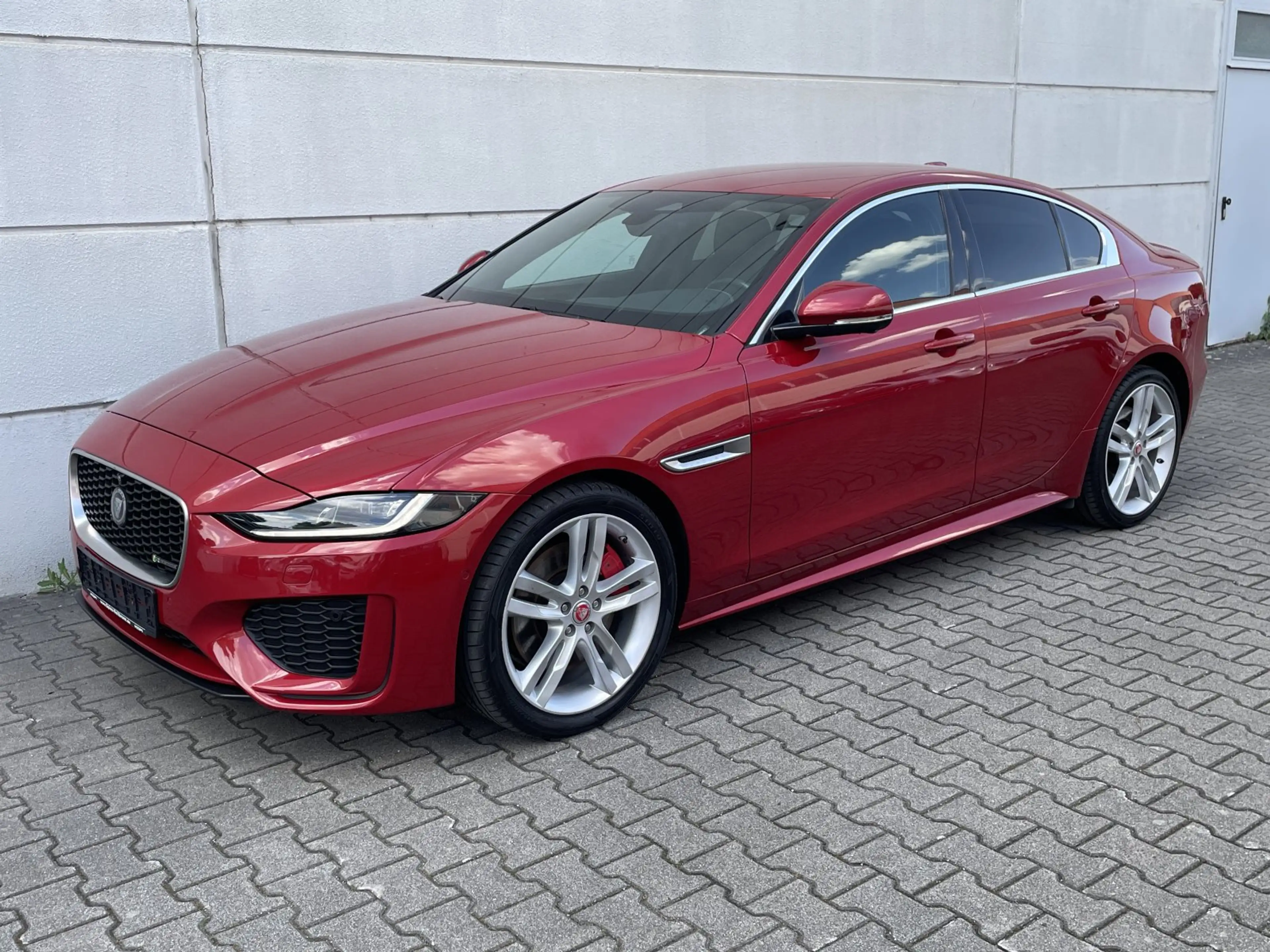 Jaguar XE P300 AWD R-Dynamic S ACC Rkam TotwAss LED — photo 2