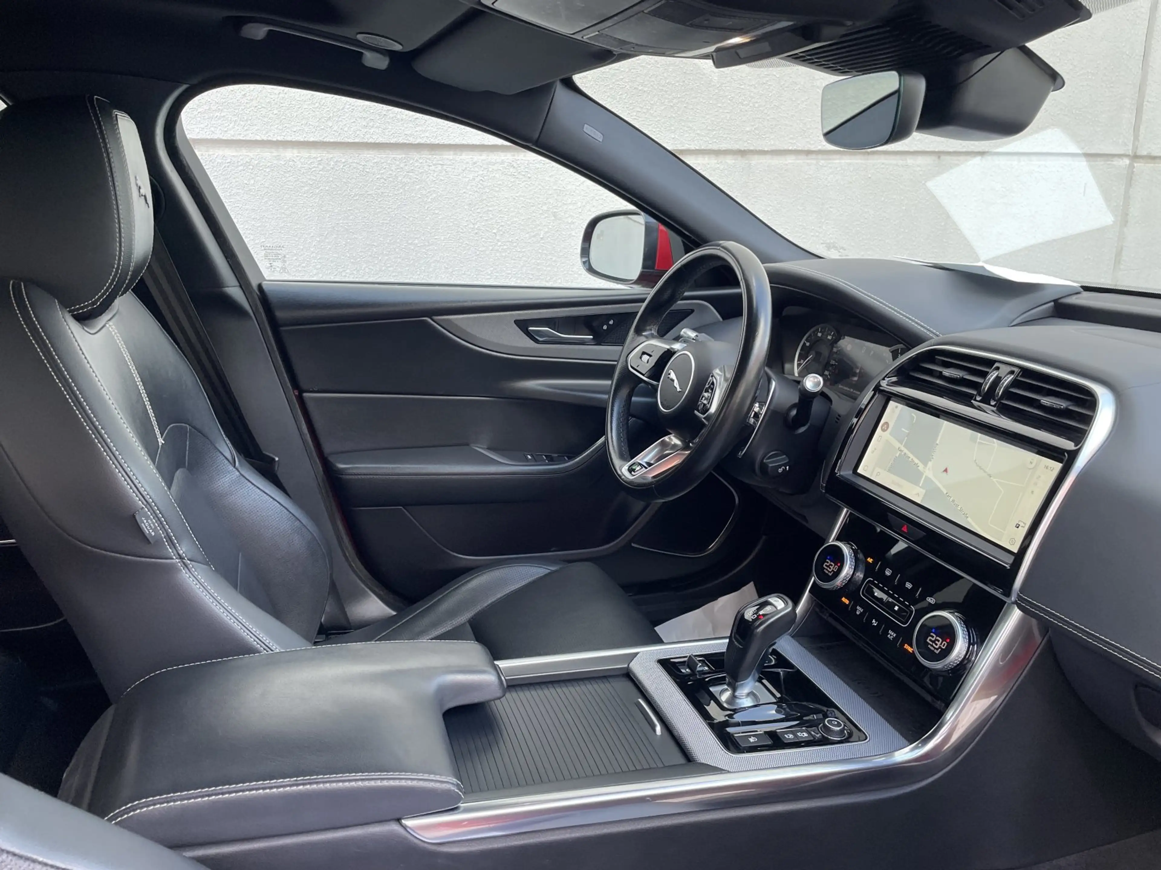 Jaguar XE P300 AWD R-Dynamic S ACC Rkam TotwAss LED — photo 11