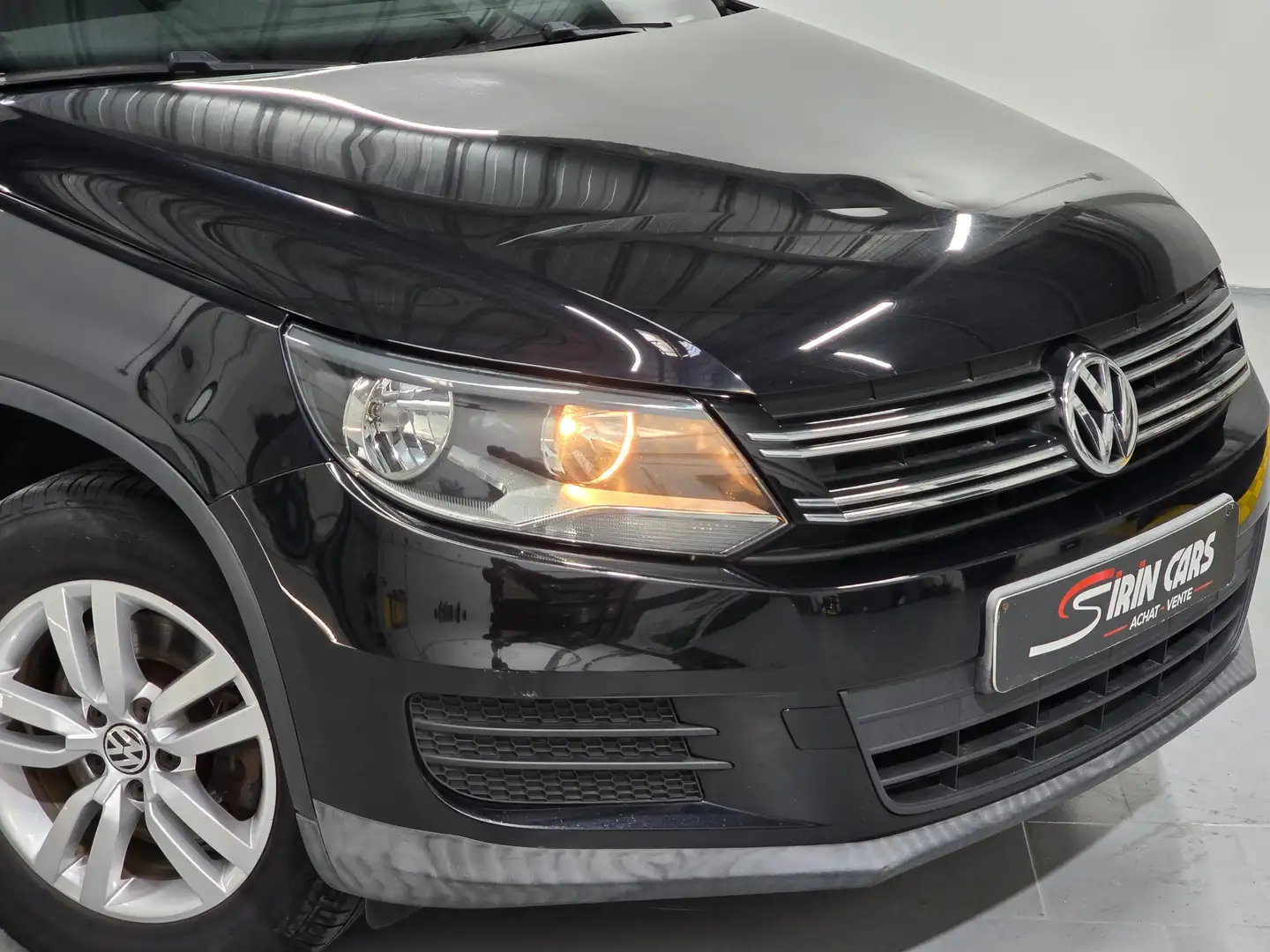Volkswagen Tiguan 2.0TDI * 1ier prop * Carnet complet * GARANTIE Noir - 2