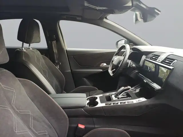 DS Automobiles DS 7 view 11