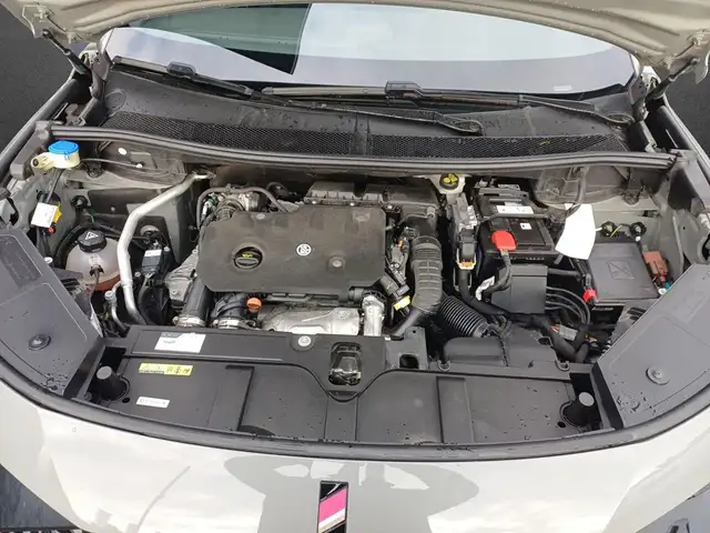 DS Automobiles DS 7 view 5